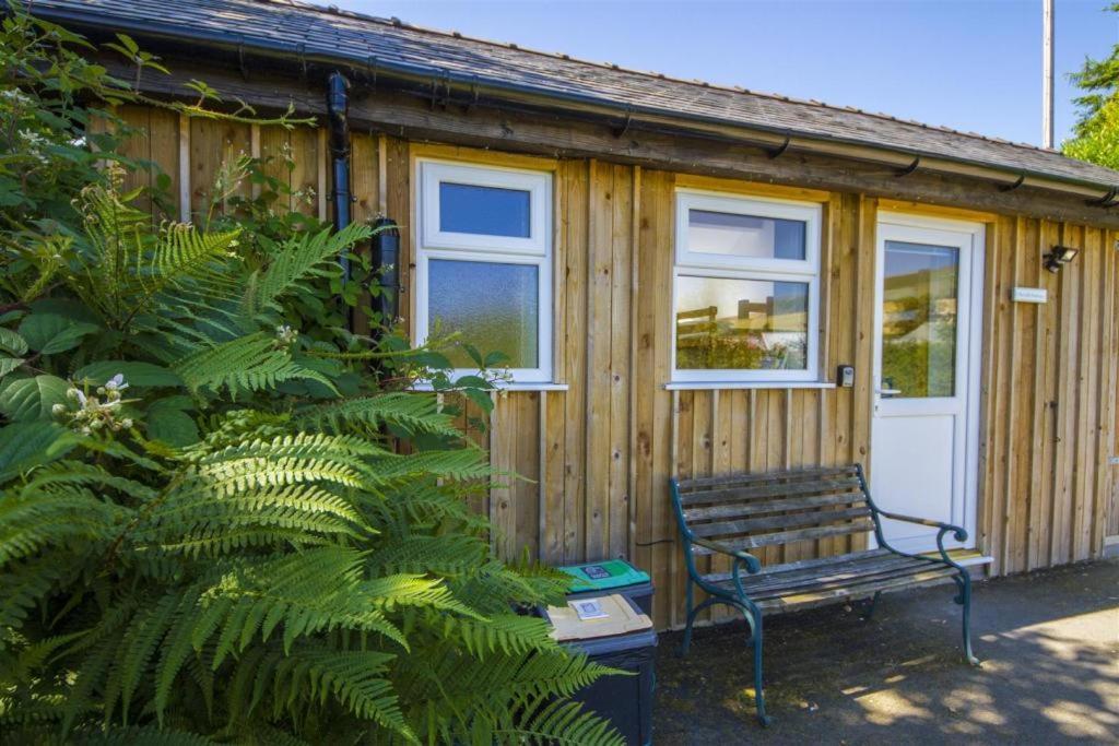 Wild Valley Bunkhouse Llanrhaeadr-ym-Mochnant Exterior foto